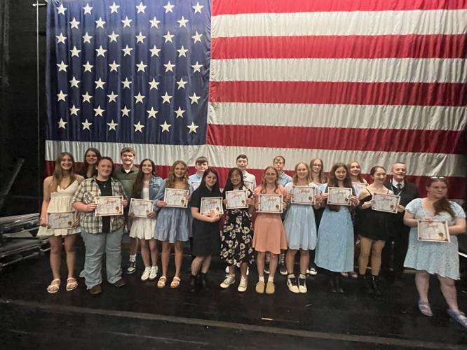 Best and brightest middle schoolers earn medals from Kiwanis